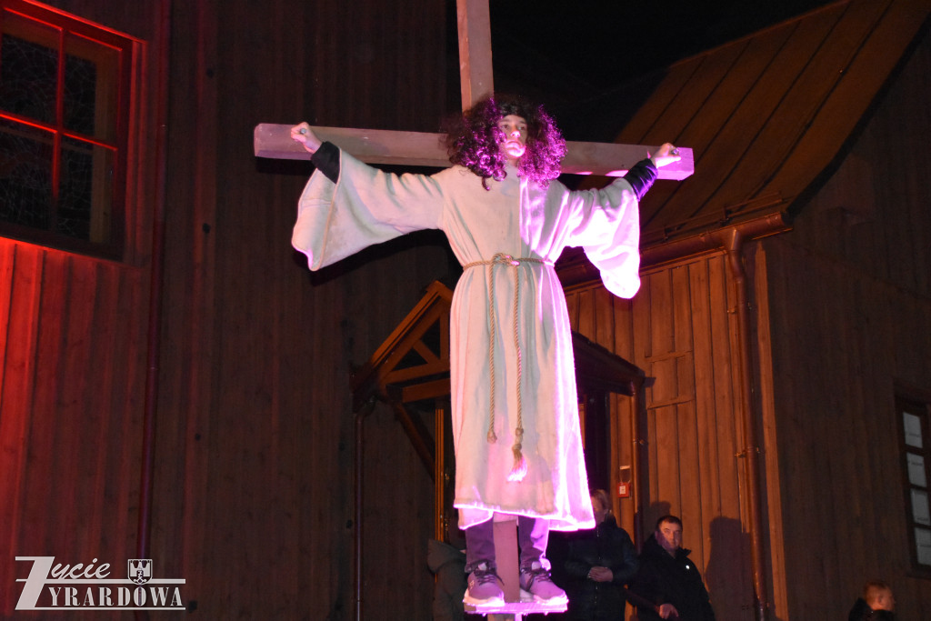 Przedstawiono żywe obraz z męki Pańskiej