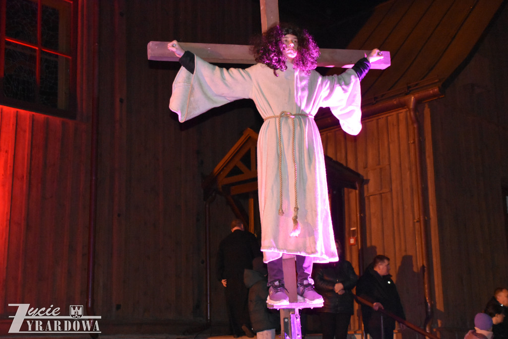 Przedstawiono żywe obraz z męki Pańskiej