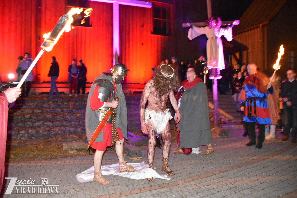 Przedstawiono żywe obraz z męki Pańskiej