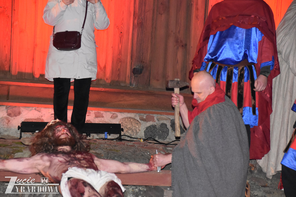 Przedstawiono żywe obraz z męki Pańskiej