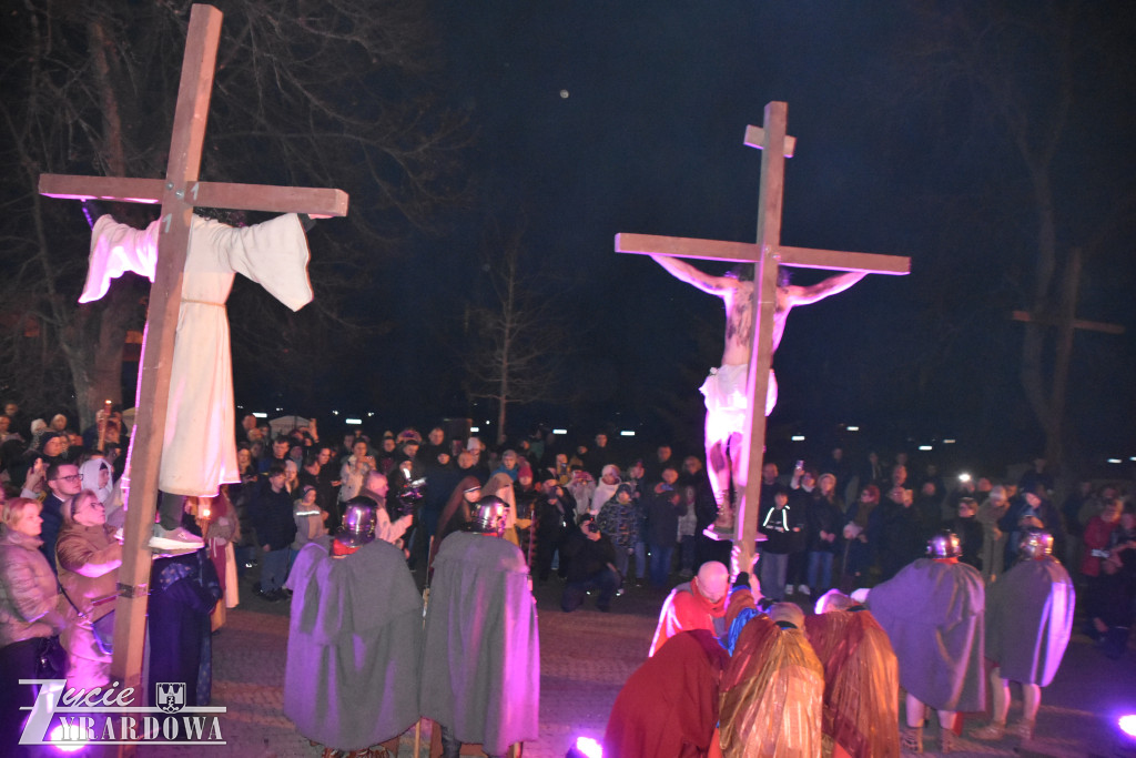 Przedstawiono żywe obraz z męki Pańskiej