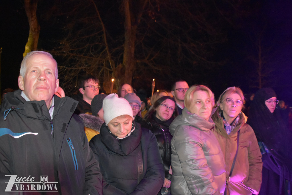 Przedstawiono żywe obraz z męki Pańskiej