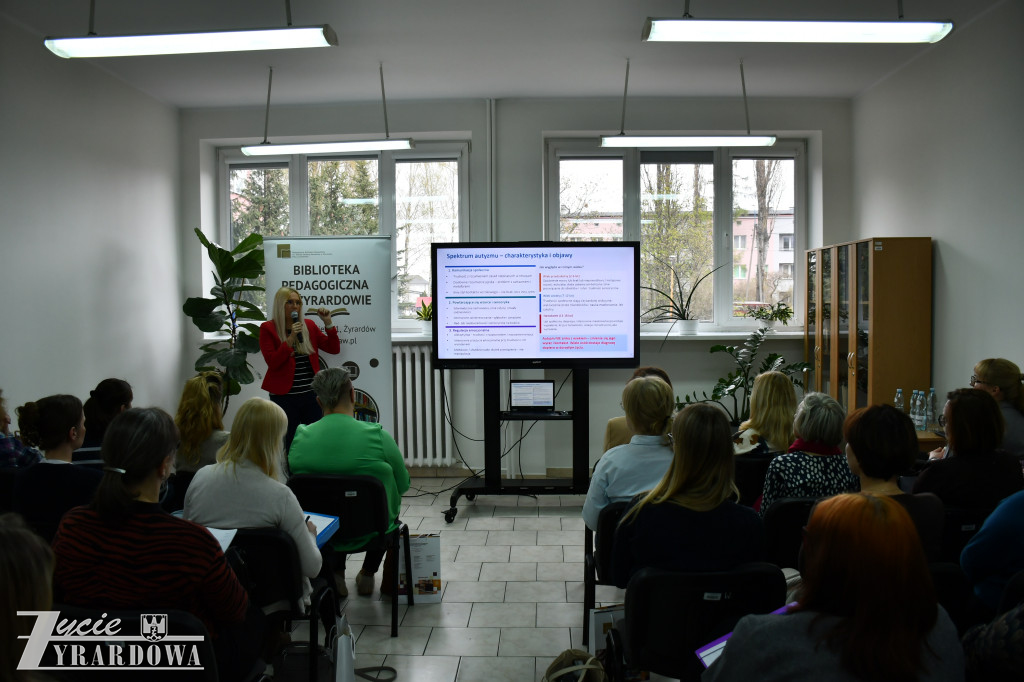 W Bibliotece Pedagogicznej o spektrum autyzmu