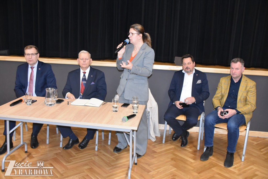 Parlamentarzyści PiS przyjechali do Mszczonowa