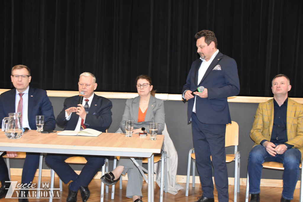 Parlamentarzyści PiS przyjechali do Mszczonowa