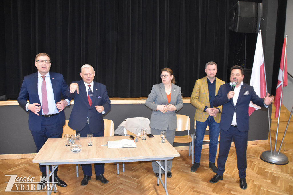 Parlamentarzyści PiS przyjechali do Mszczonowa