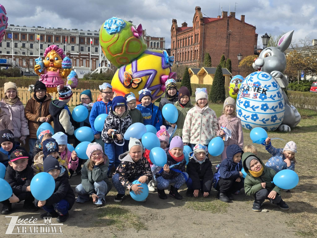 MP10 – niebieski marsz z balonami