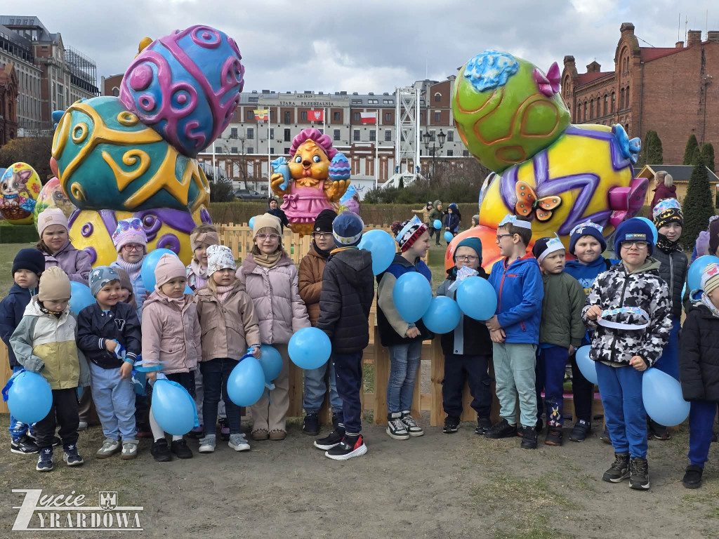MP10 – niebieski marsz z balonami