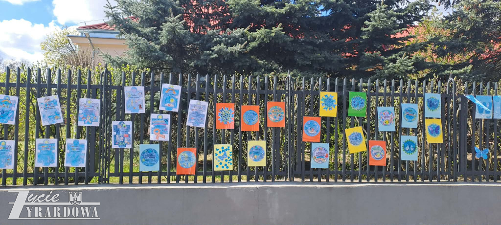 MP10 – niebieski marsz z balonami