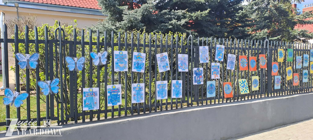 MP10 – niebieski marsz z balonami