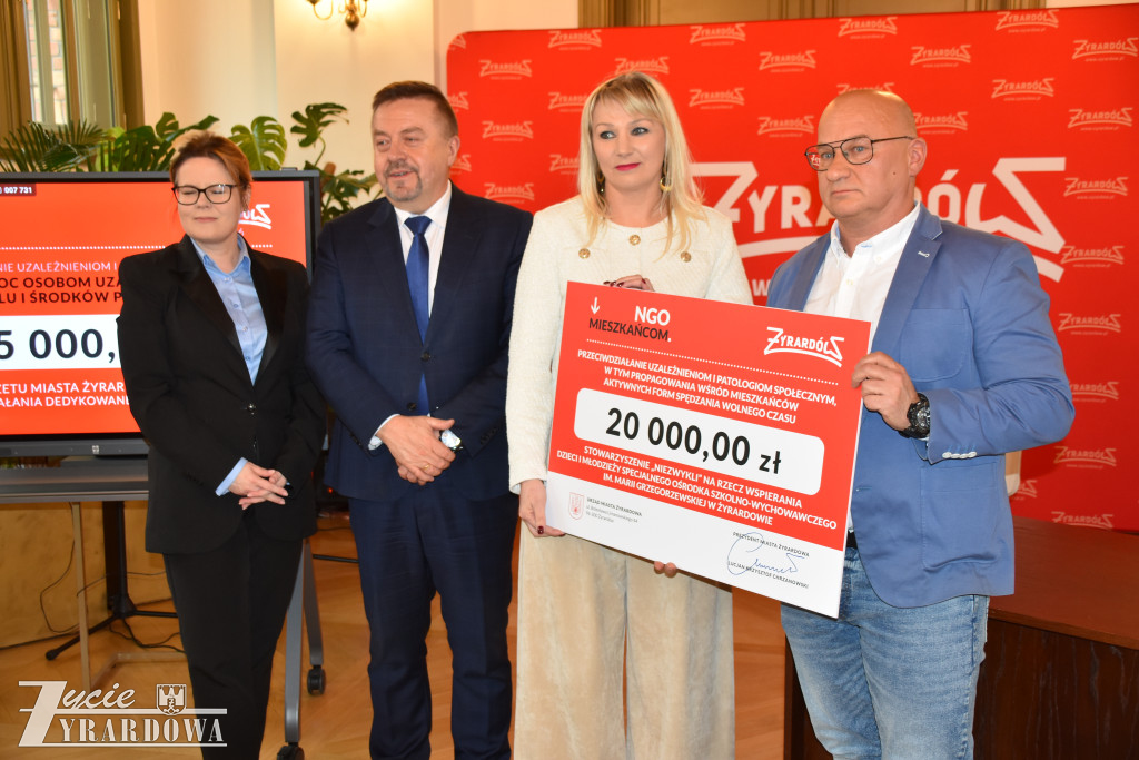 Prezydent przekazał 900 tysięcy na czynienie dobra