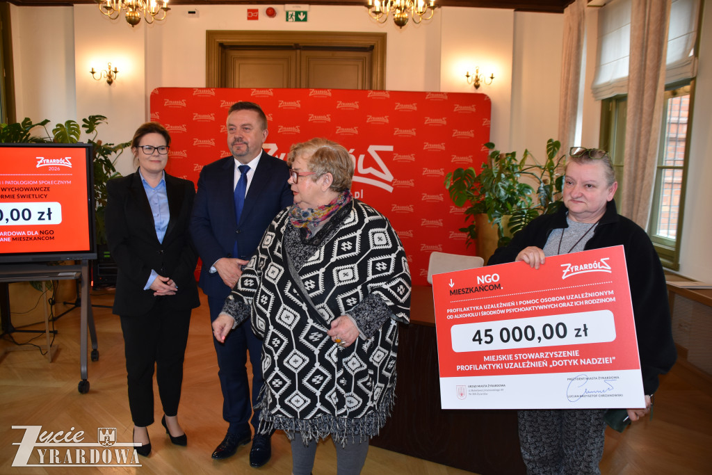 Prezydent przekazał 900 tysięcy na czynienie dobra