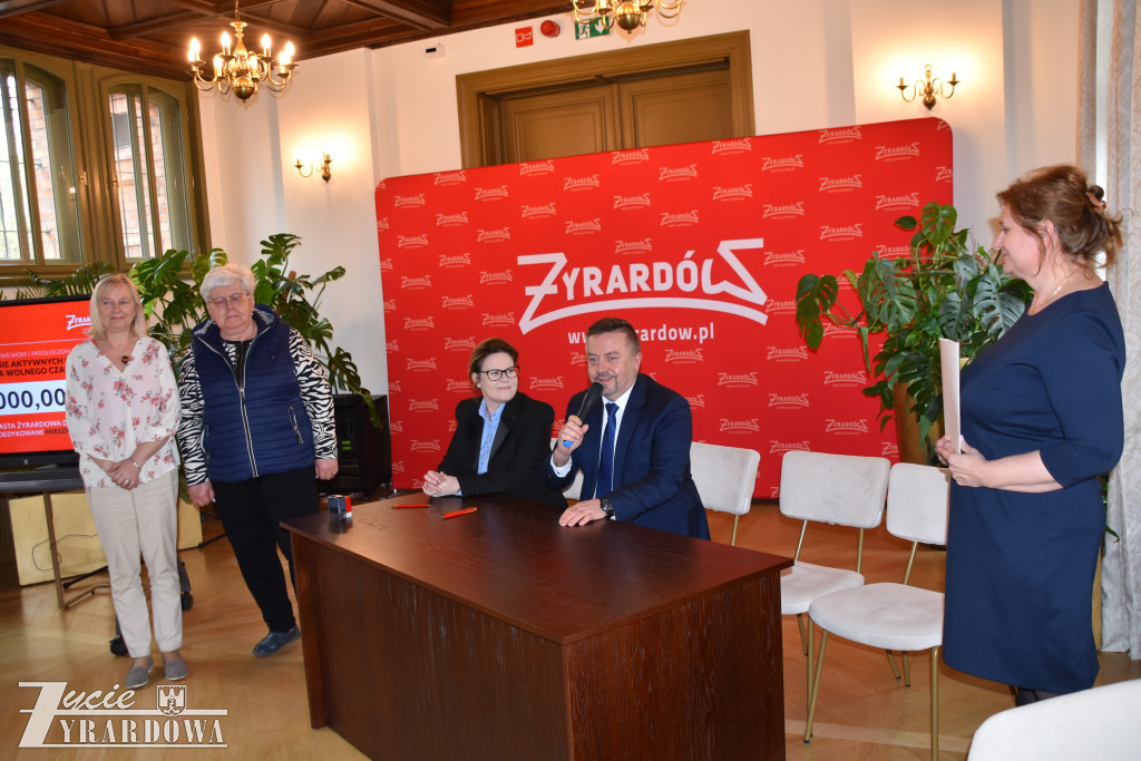 Prezydent przekazał 900 tysięcy na czynienie dobra