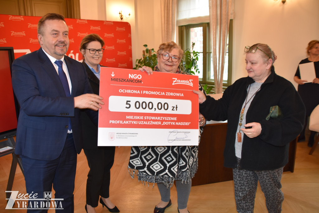 Prezydent przekazał 900 tysięcy na czynienie dobra