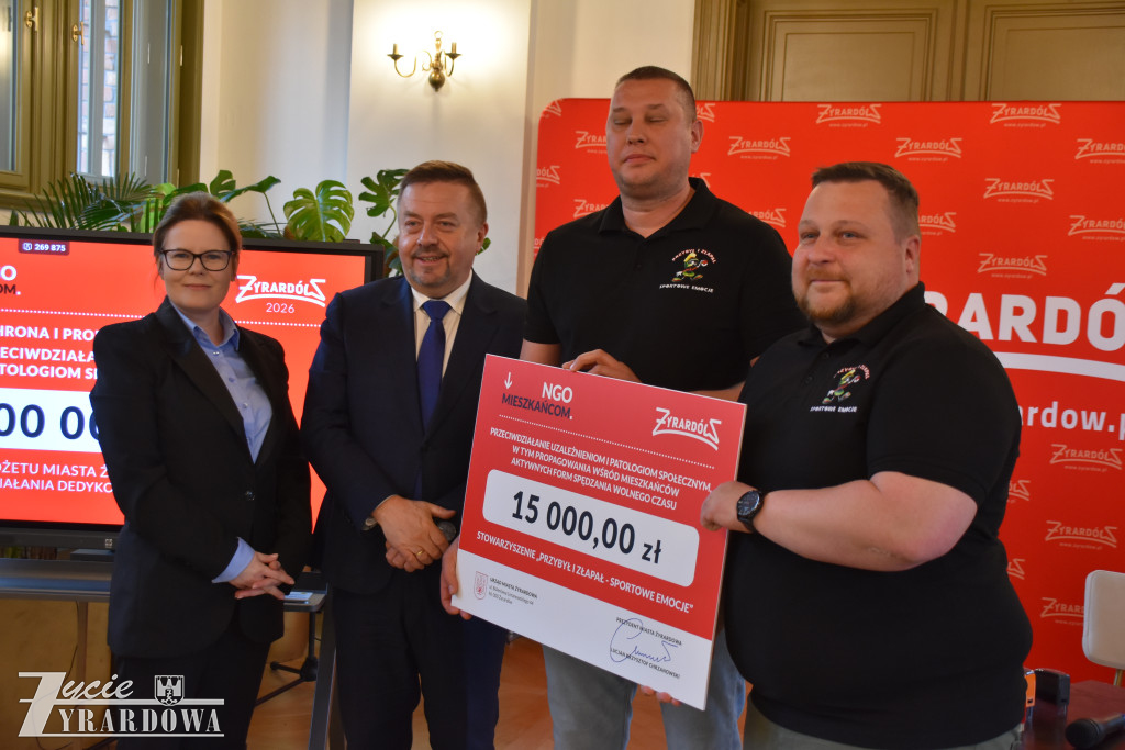 Prezydent przekazał 900 tysięcy na czynienie dobra