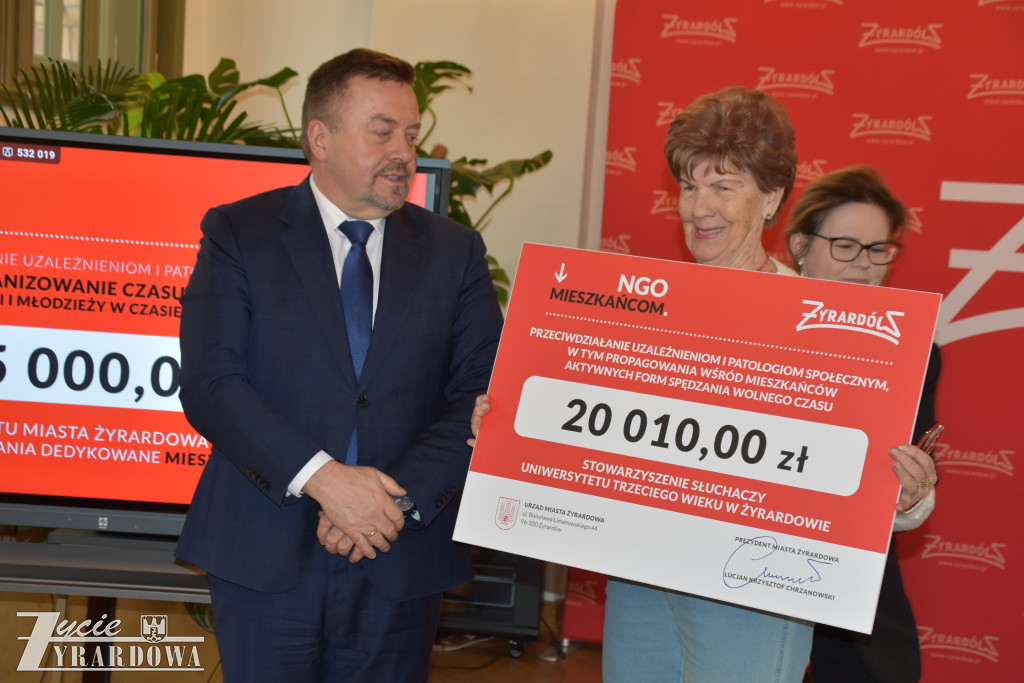 Prezydent przekazał 900 tysięcy na czynienie dobra