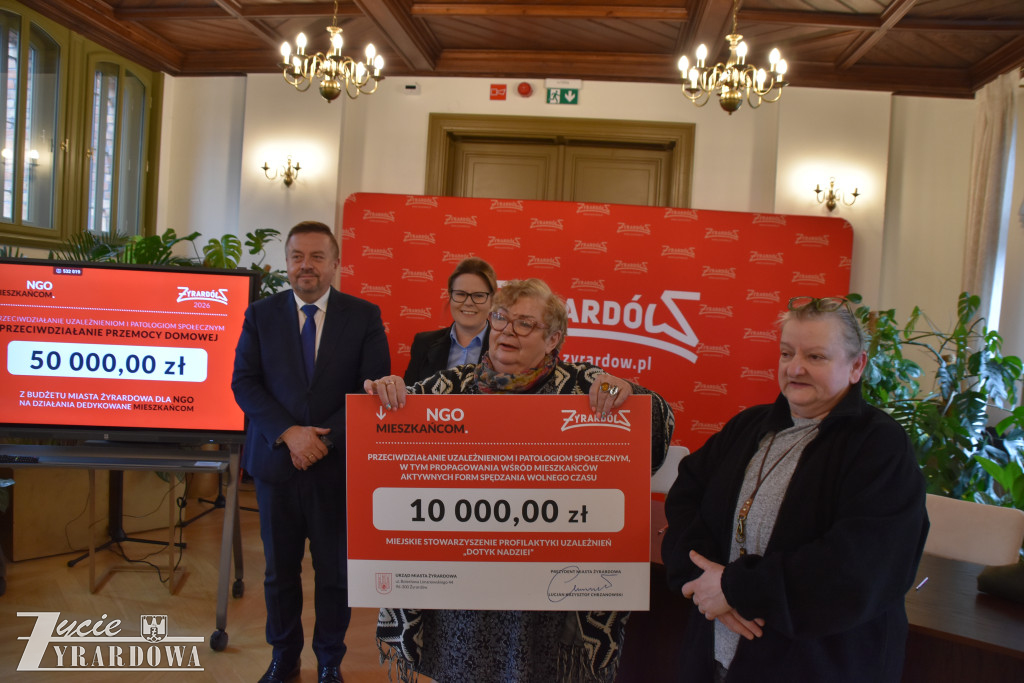 Prezydent przekazał 900 tysięcy na czynienie dobra