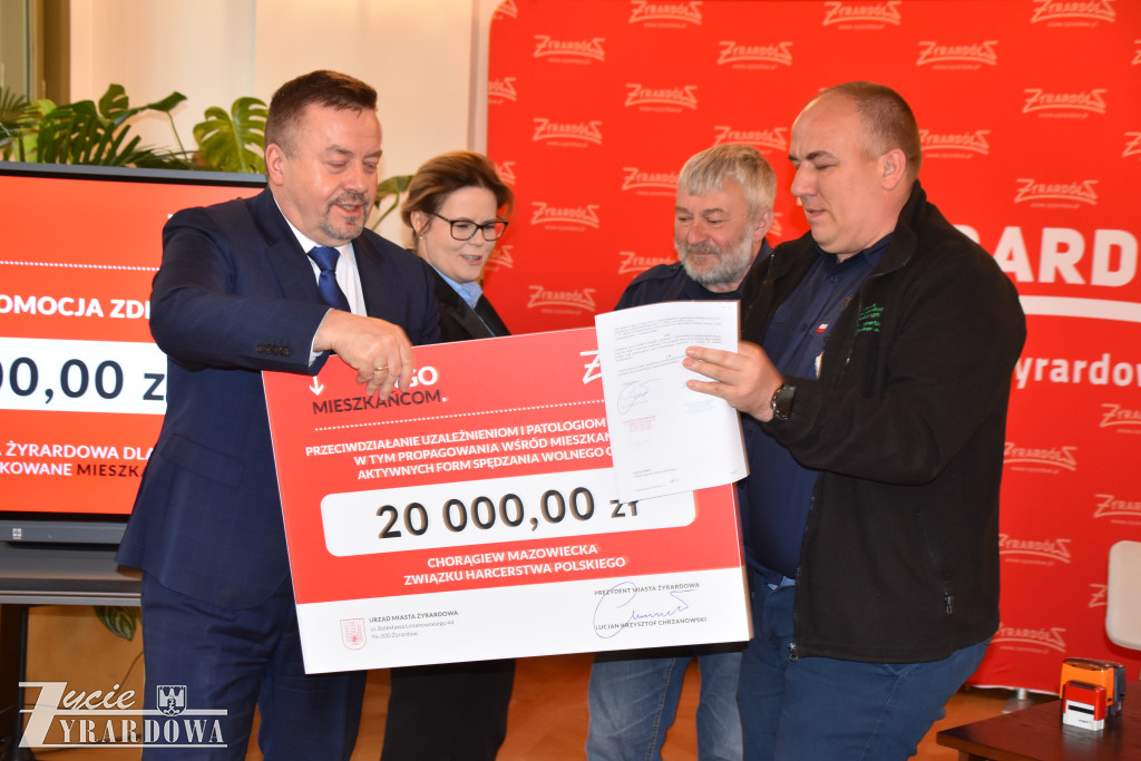 Prezydent przekazał 900 tysięcy na czynienie dobra