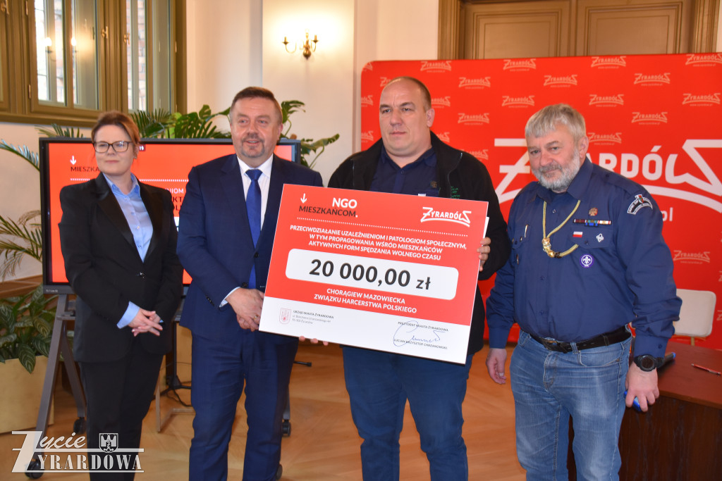 Prezydent przekazał 900 tysięcy na czynienie dobra