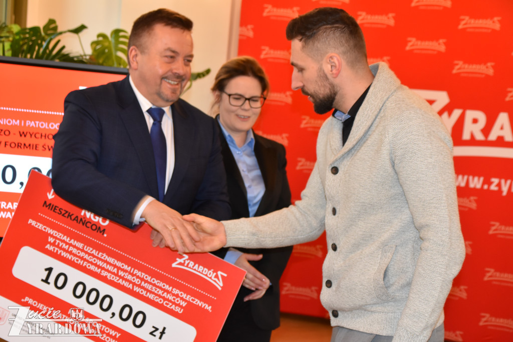 Prezydent przekazał 900 tysięcy na czynienie dobra