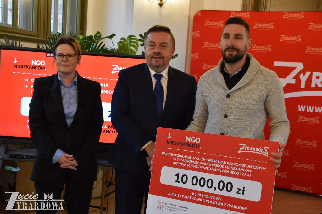 Prezydent przekazał 900 tysięcy na czynienie dobra