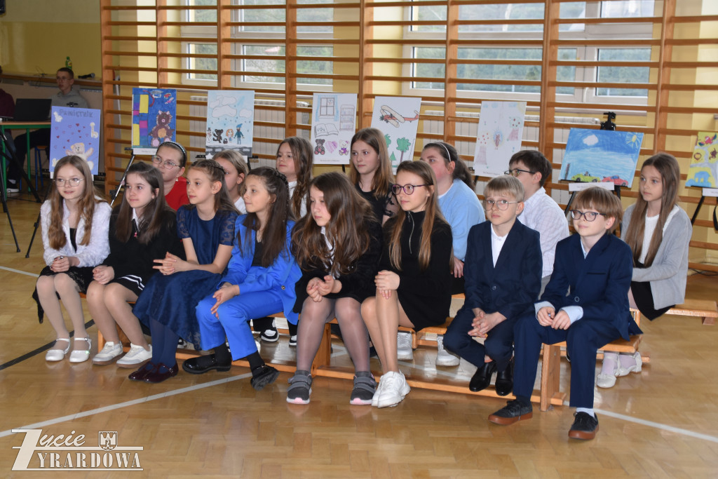 Literacki sukces młodych autorów z Bartnik