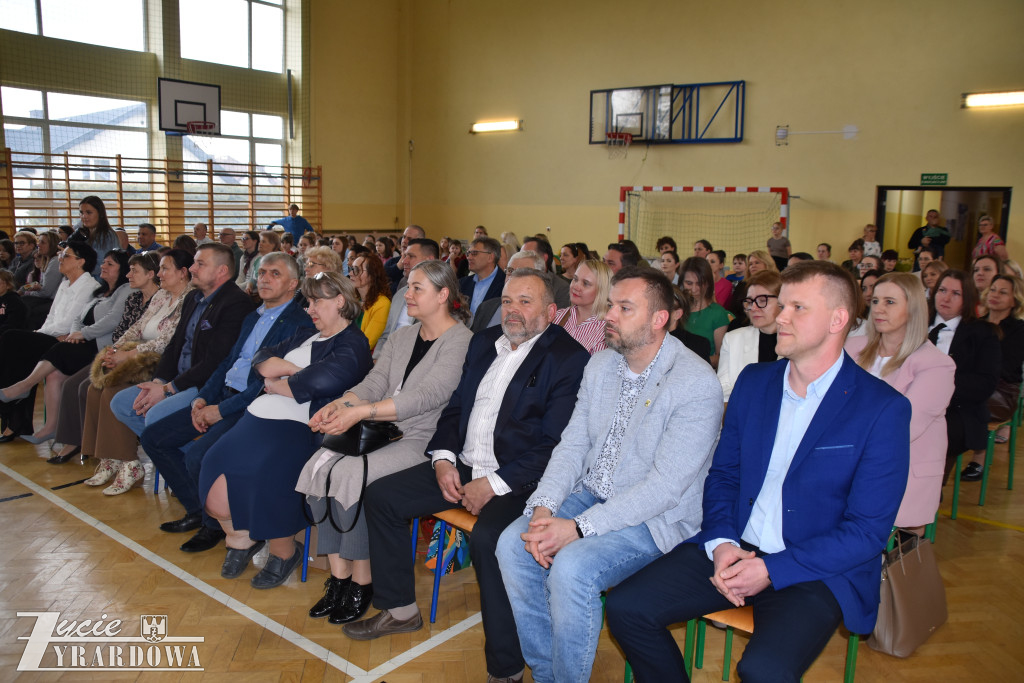 Literacki sukces młodych autorów z Bartnik