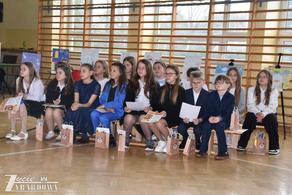 Literacki sukces młodych autorów z Bartnik