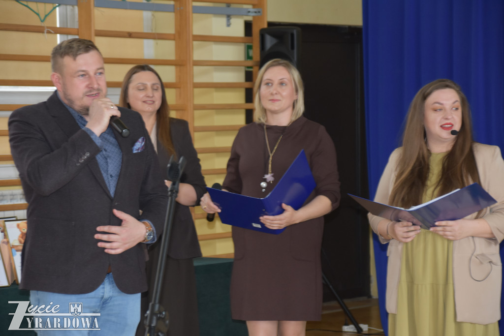 Literacki sukces młodych autorów z Bartnik