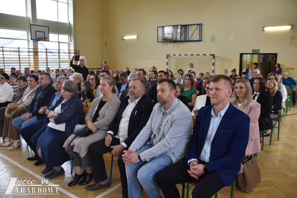 Literacki sukces młodych autorów z Bartnik