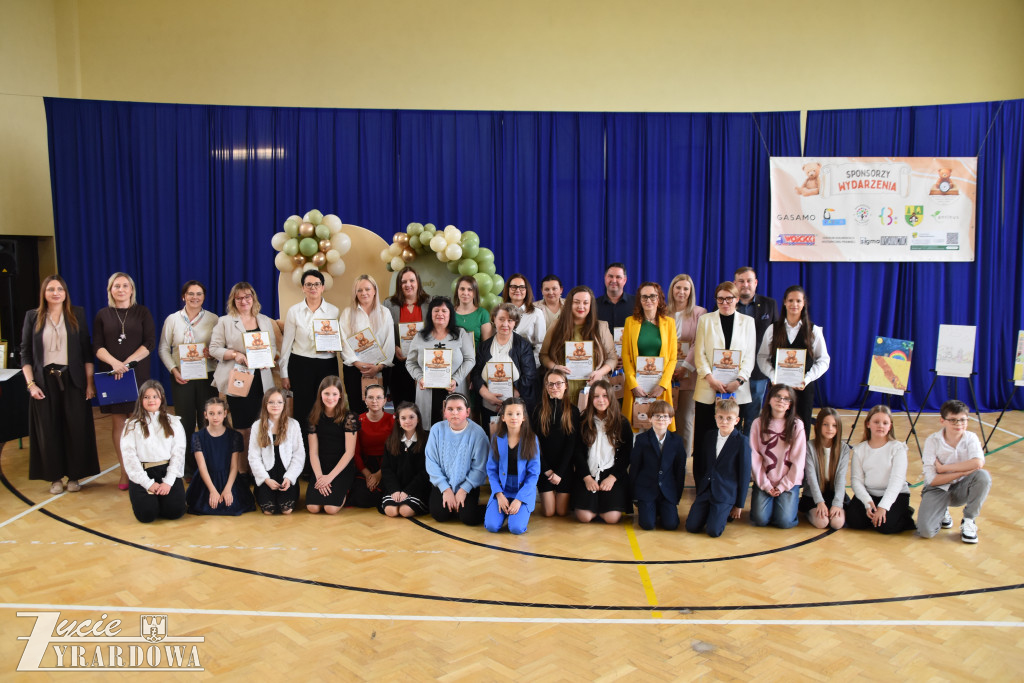 Literacki sukces młodych autorów z Bartnik