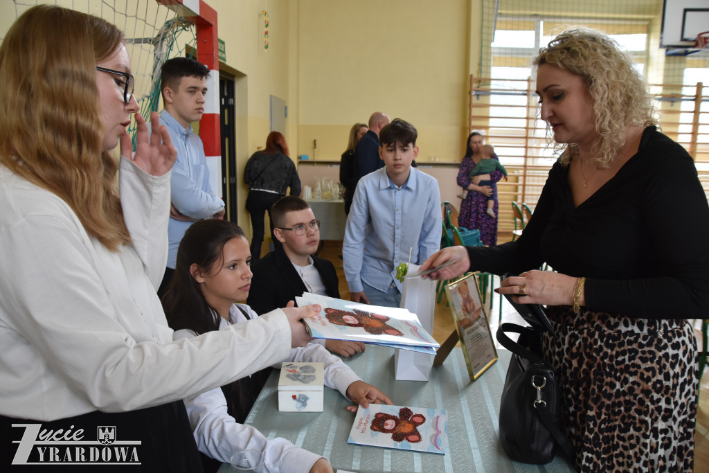 Literacki sukces młodych autorów z Bartnik