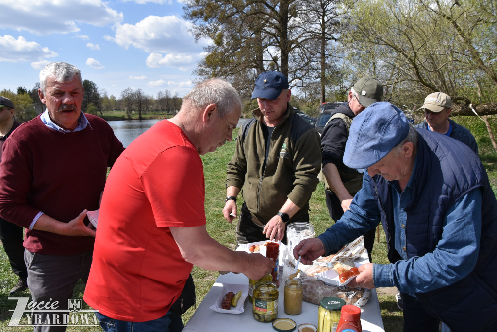 Złowione ryby wróciły do wody „Hamerni”