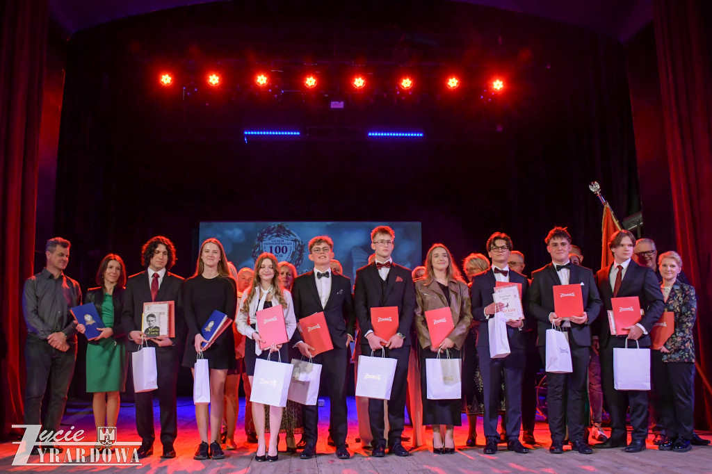 maturzyści z Czerwoniaka zamykają ważny rozdział