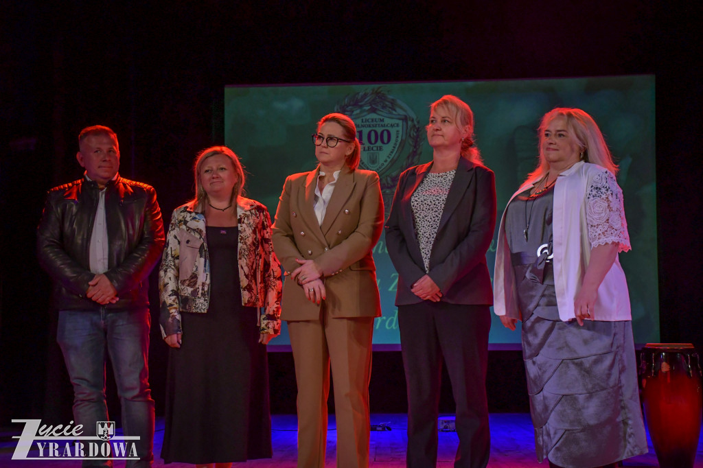 maturzyści z Czerwoniaka zamykają ważny rozdział