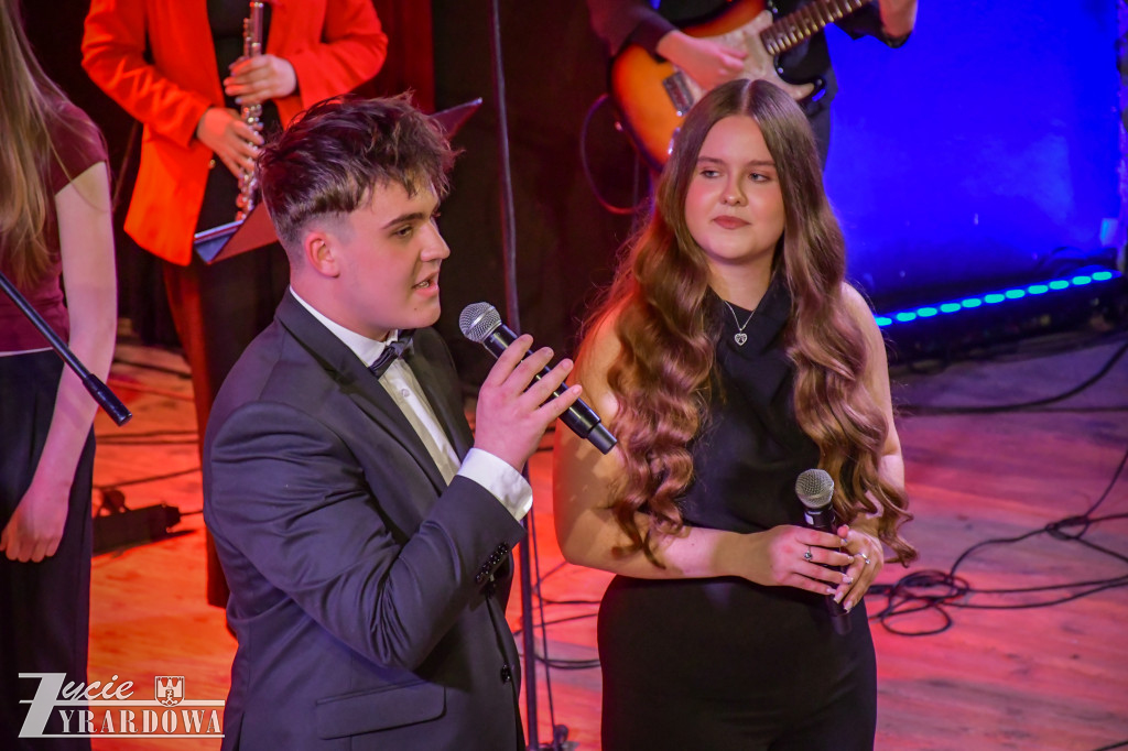 maturzyści z Czerwoniaka zamykają ważny rozdział