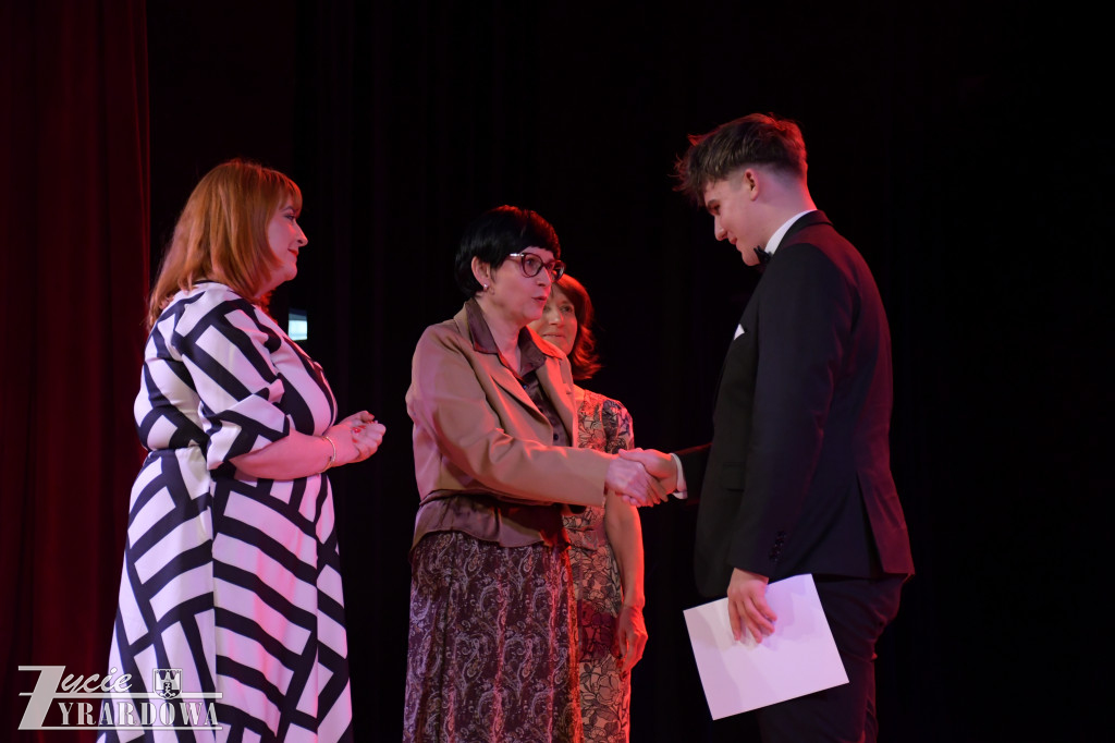 maturzyści z Czerwoniaka zamykają ważny rozdział