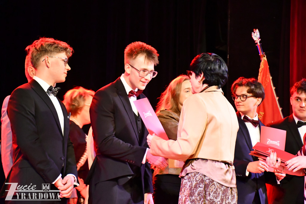 maturzyści z Czerwoniaka zamykają ważny rozdział