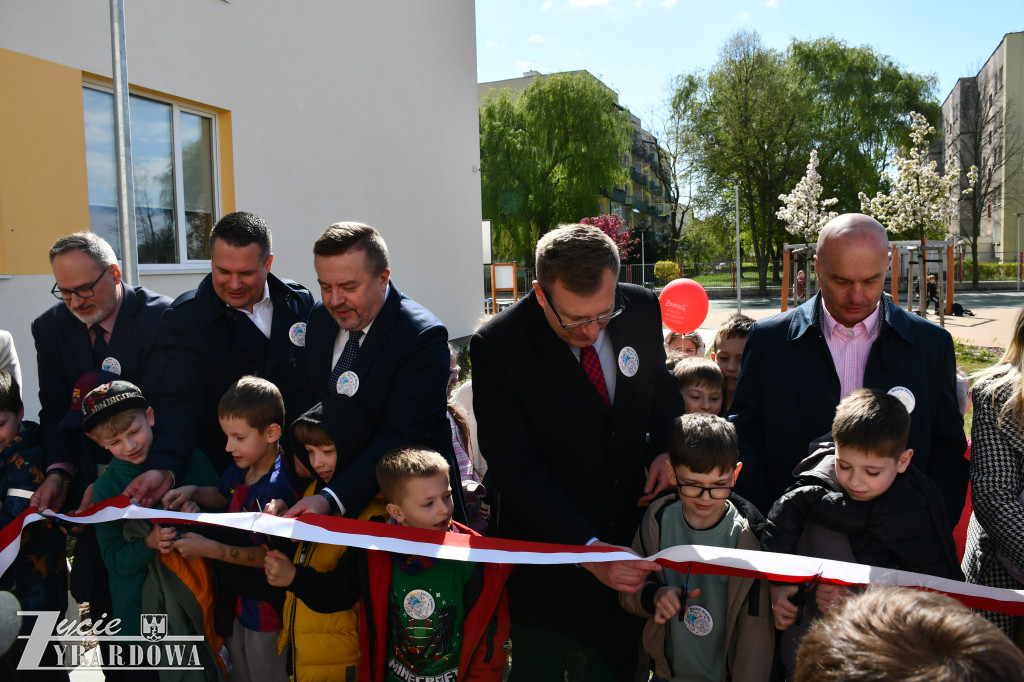 Dzień Ziemi na nowym placu zabaw w SP nr 3