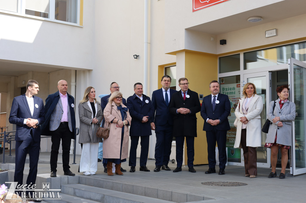 Dzień Ziemi na nowym placu zabaw w SP nr 3