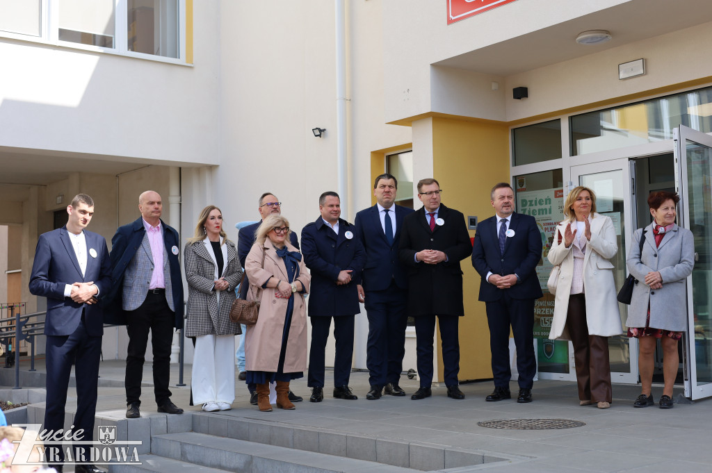 Dzień Ziemi na nowym placu zabaw w SP nr 3