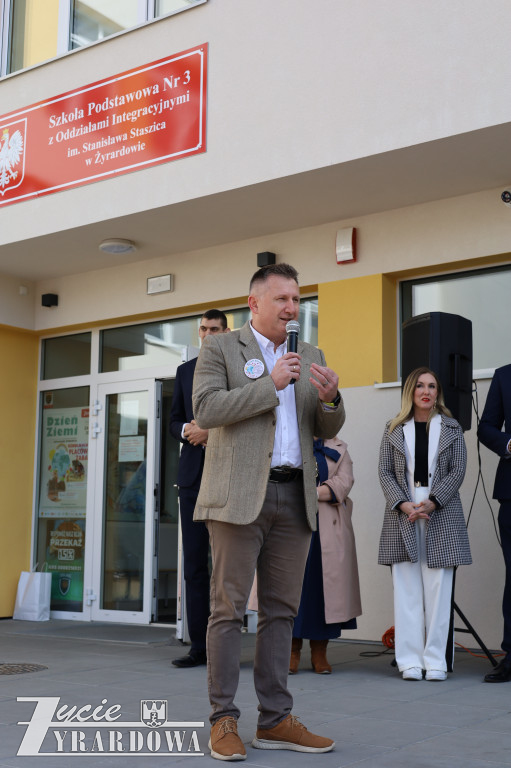 Dzień Ziemi na nowym placu zabaw w SP nr 3