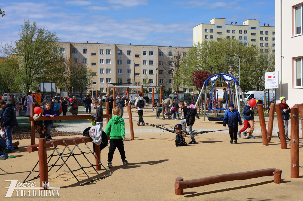 Dzień Ziemi na nowym placu zabaw w SP nr 3