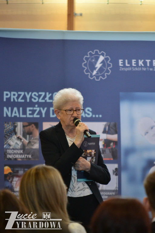 Ostatni dzwonek w technikum – czas na maturę