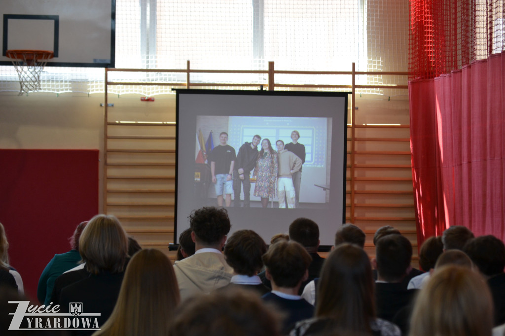 Ostatni dzwonek w technikum – czas na maturę