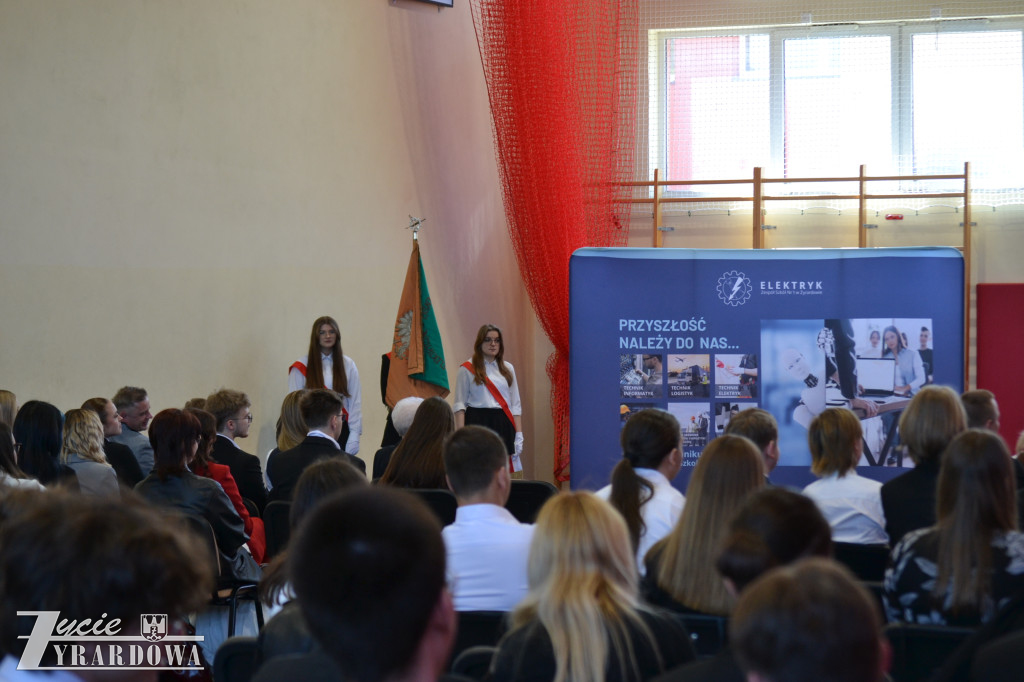 Ostatni dzwonek w technikum – czas na maturę