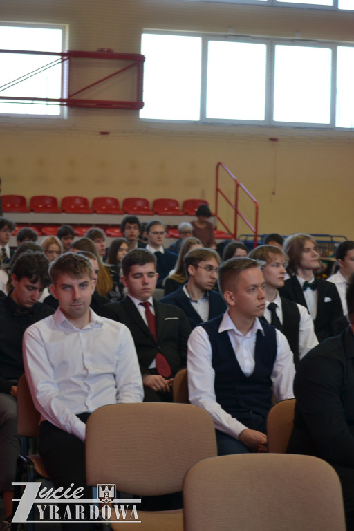 Ostatni dzwonek w technikum – czas na maturę