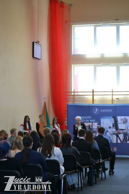 Ostatni dzwonek w technikum – czas na maturę