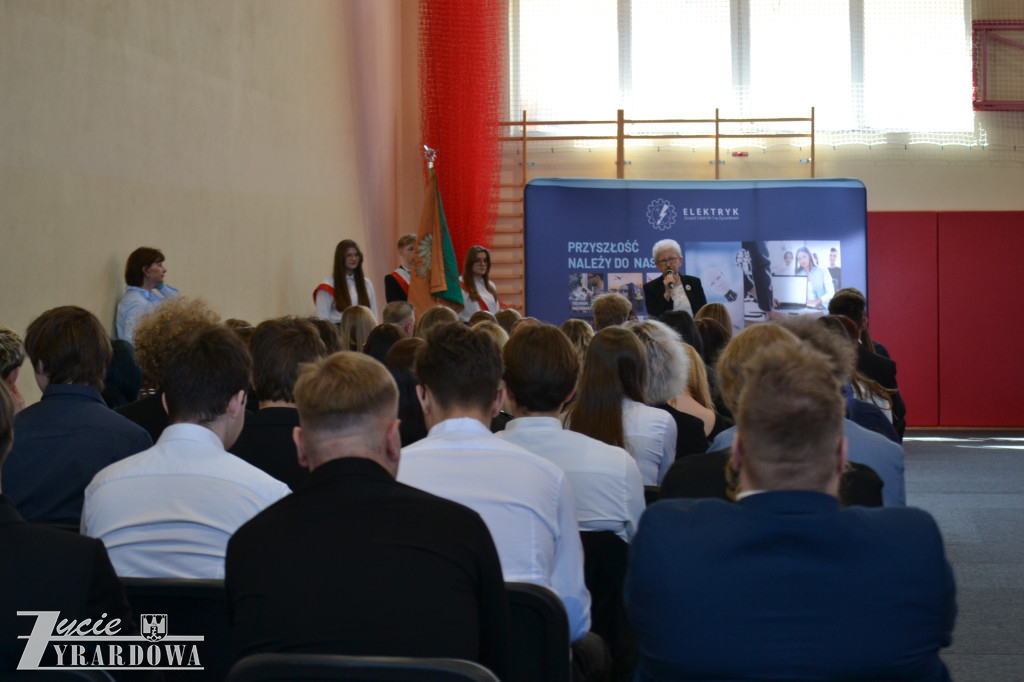 Ostatni dzwonek w technikum – czas na maturę