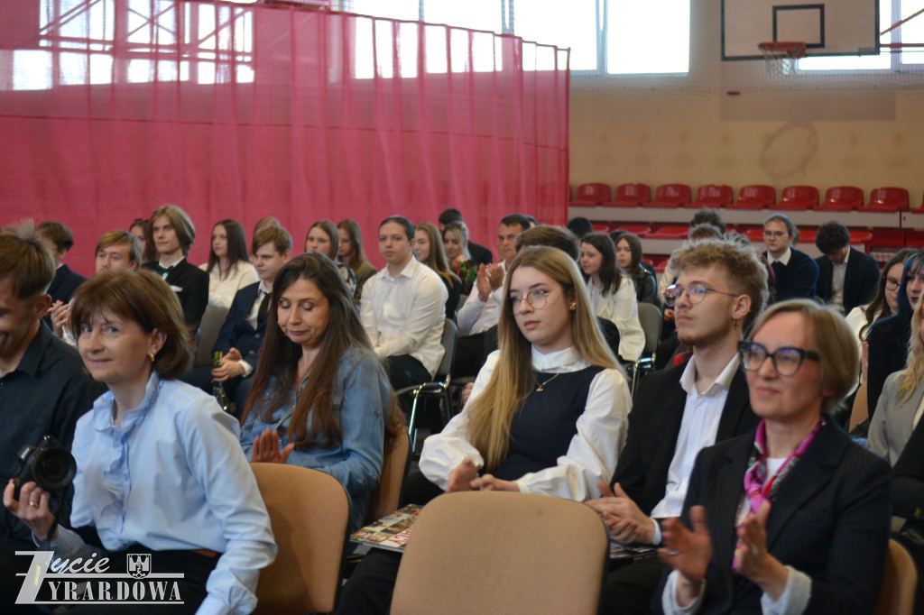 Ostatni dzwonek w technikum – czas na maturę